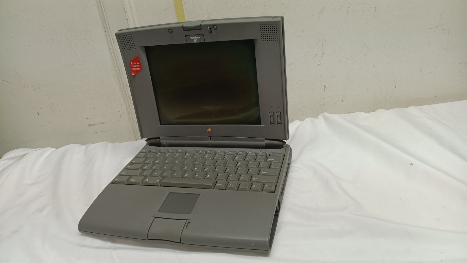 Vintage 1994 Apple PowerBook 500 Series PowerBook 520 Laptop Model Number M1893