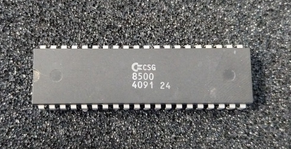 MOS / CSG 8500 (4091) CPU Commodore 64 Tested 100% working.