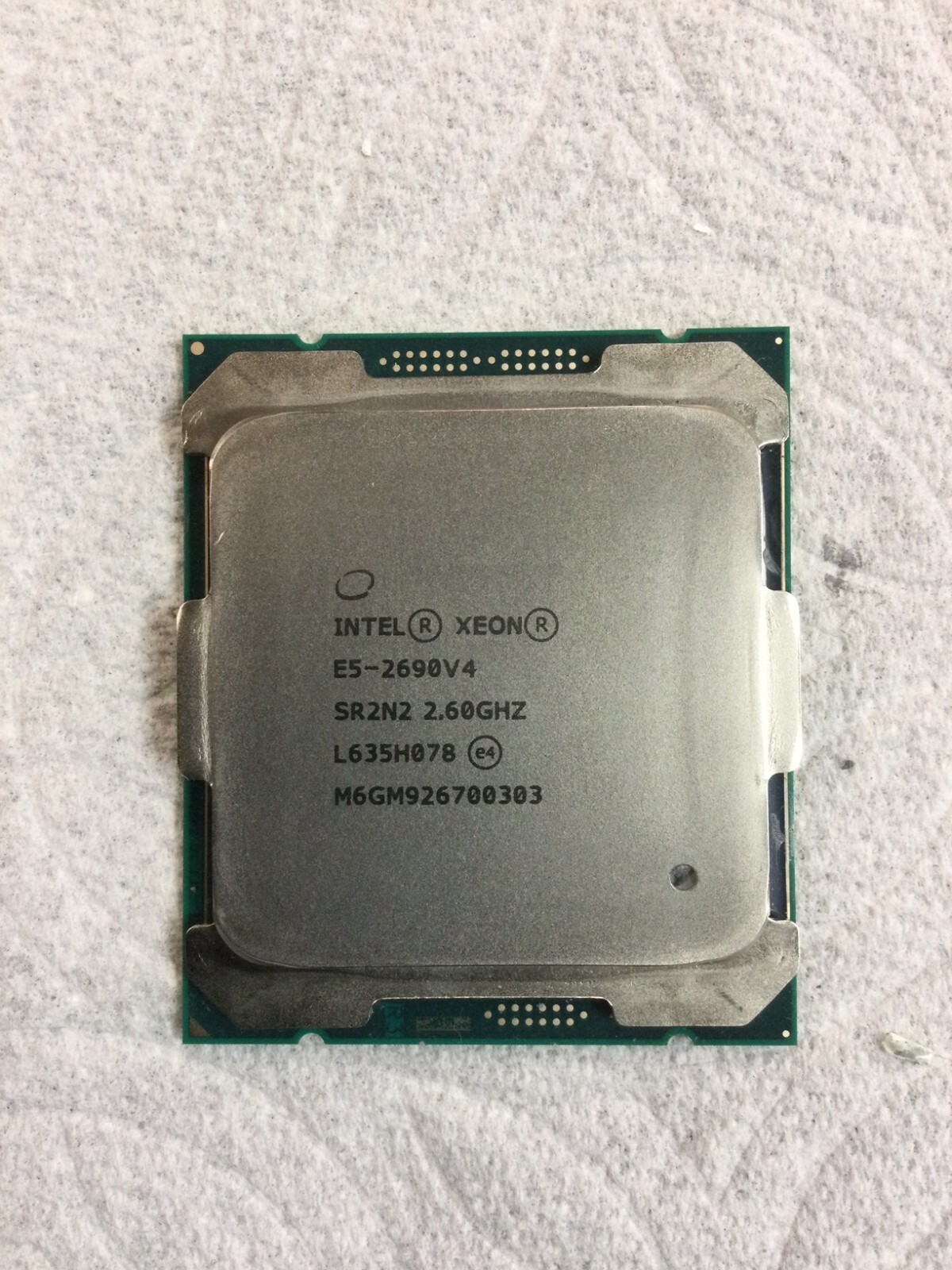 INTEL XEON E5-2690V4 2.6 GHz 14-CORE SR2N2 CM8066002030908