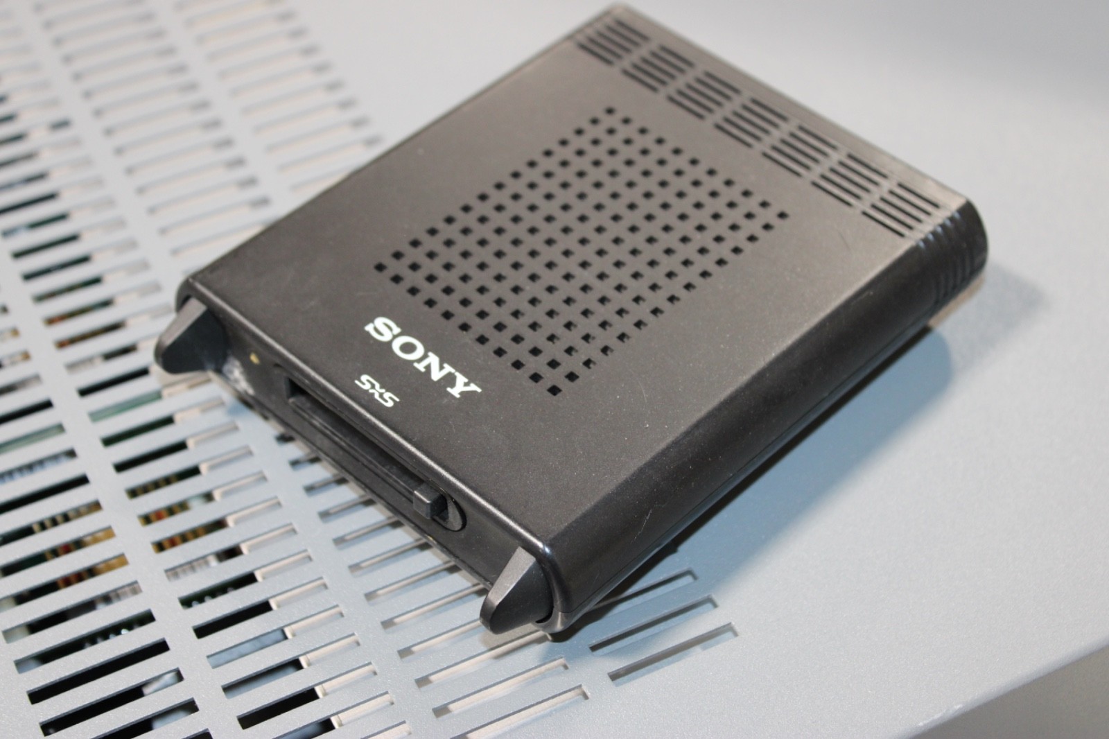 Sony SBAC-US10 Sony SxS USB Memory Card Reader