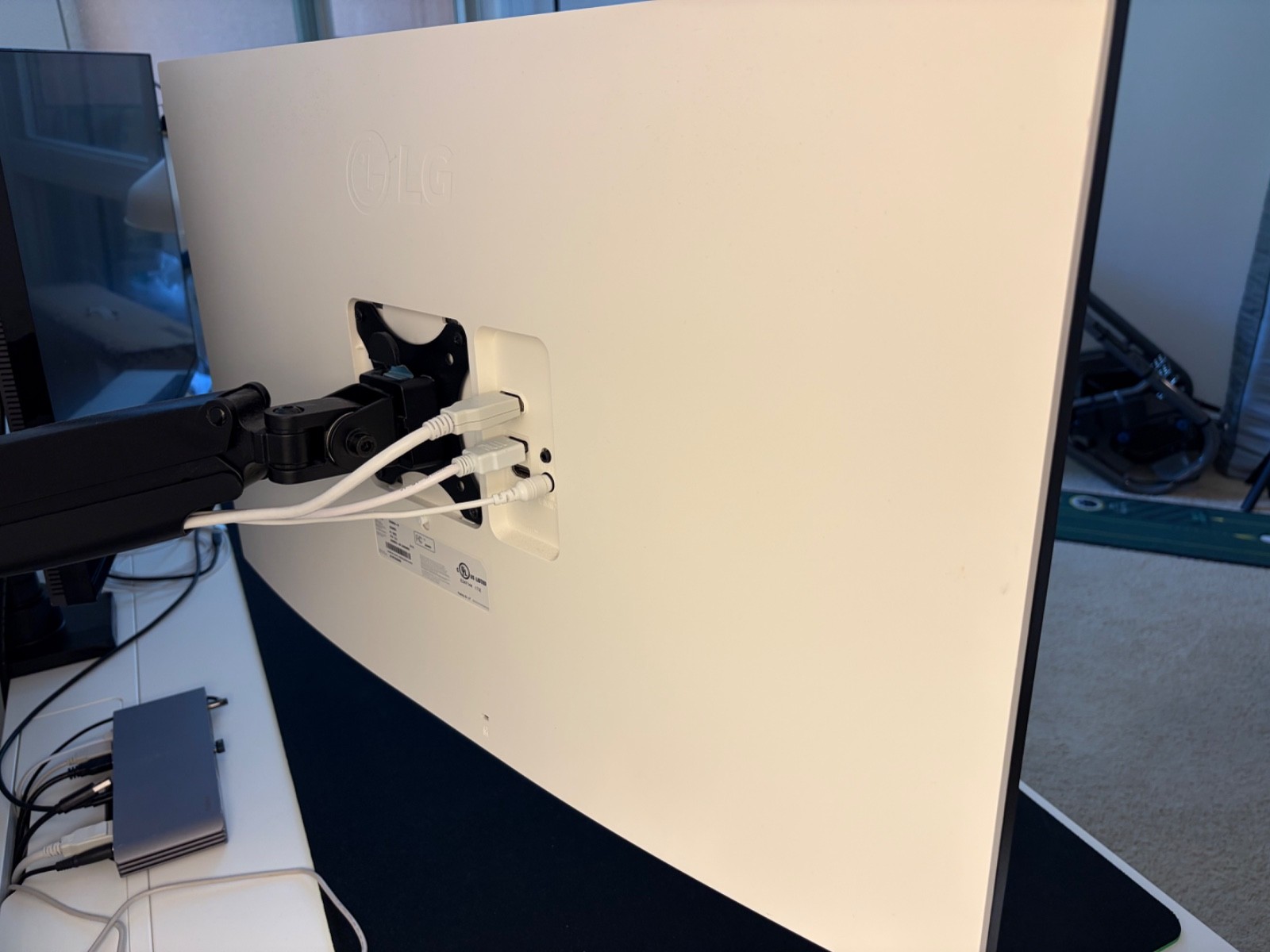 LG 32UN650-W 32" IPS LED Monitor