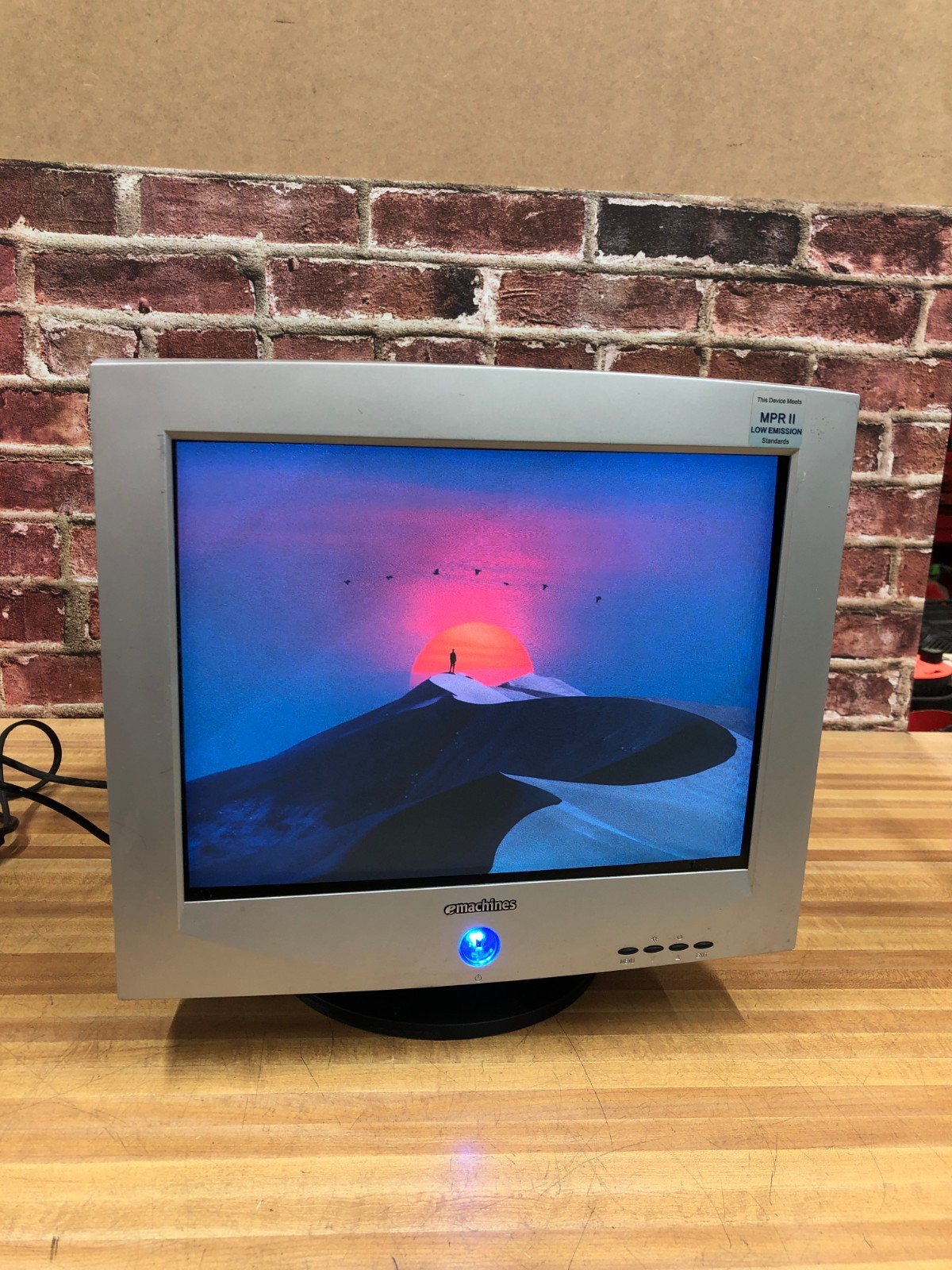 eMachines eView 17f3 17" CRT Computer Monitor for Retro Gaming 1280 x 1024