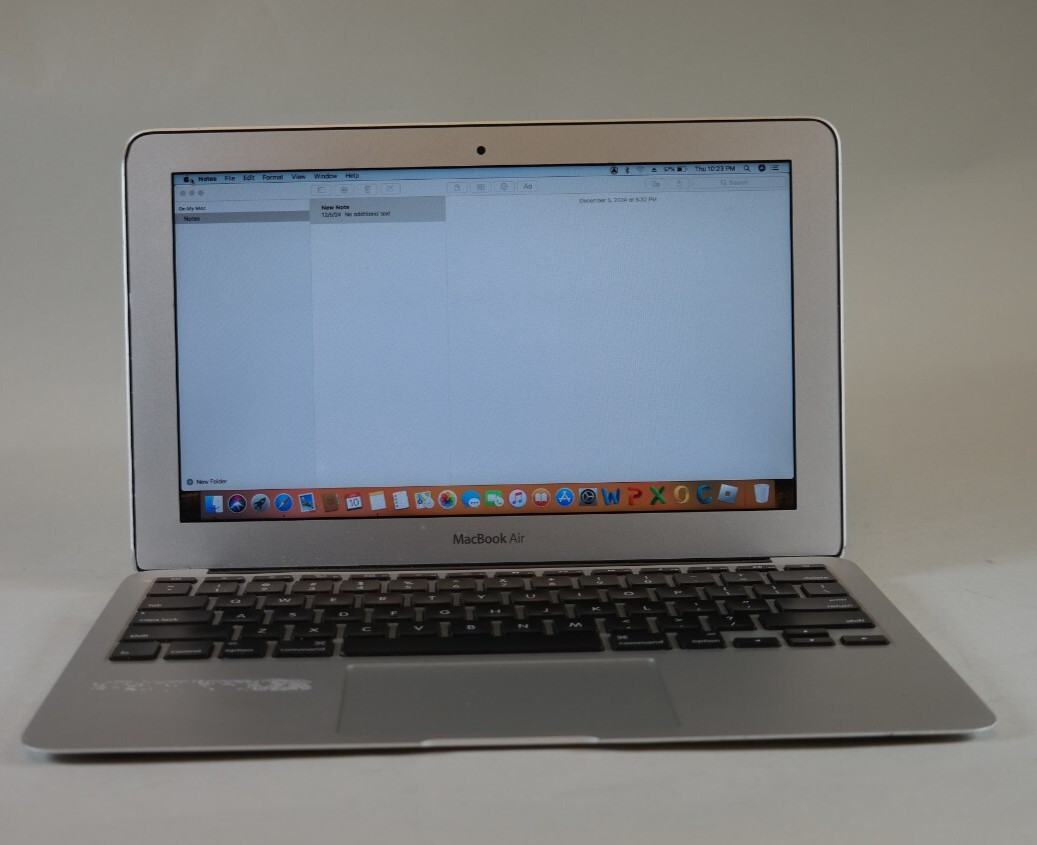 Apple MacBook Air 11"Inch Mid 2011 i5 1.6GHz 2GB RAM 60GB HDD macOS Sierra 10.12