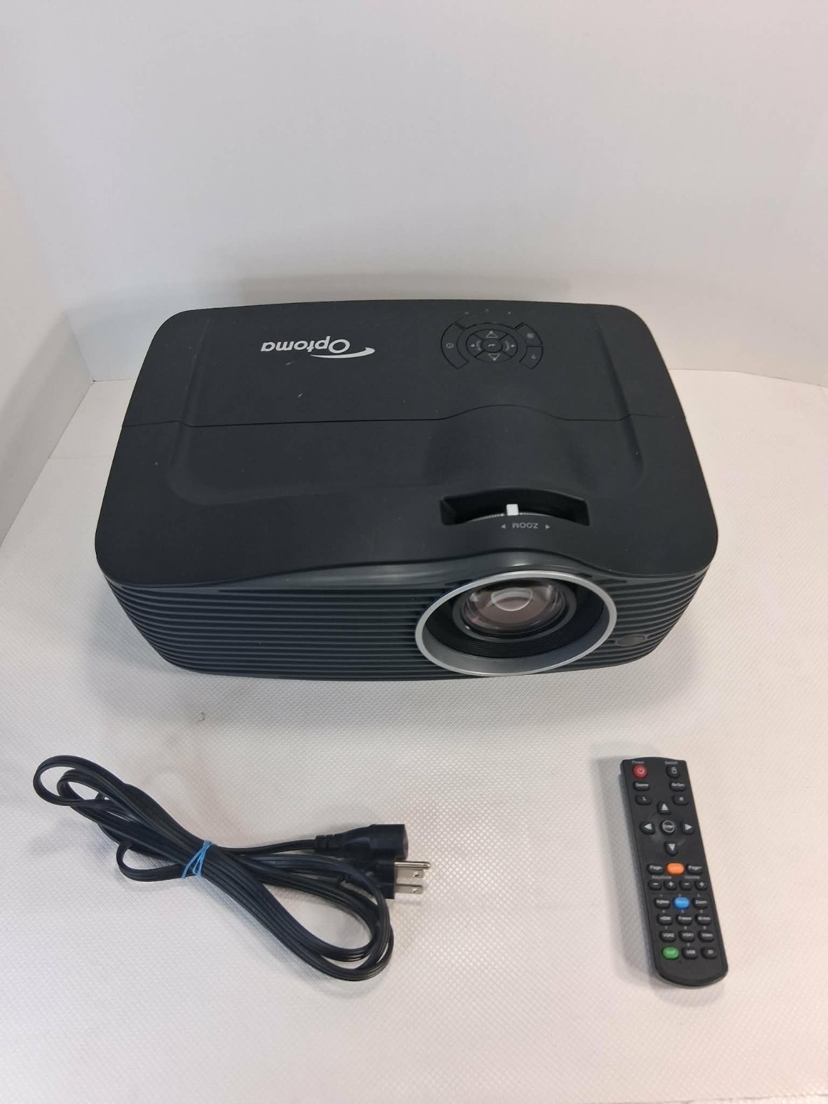 Projector Optoma DAEHNZTZ Full 3D 1080p  Projection Display NOT WORKING
