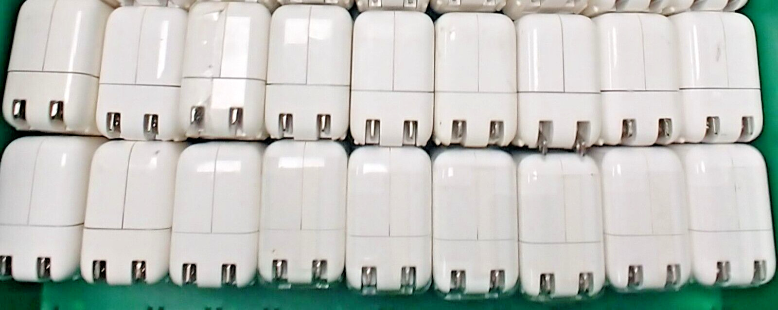 Lot of 300 Genuine OEM Apple 12W Single USB Wall Chargers HEAVILY USE
