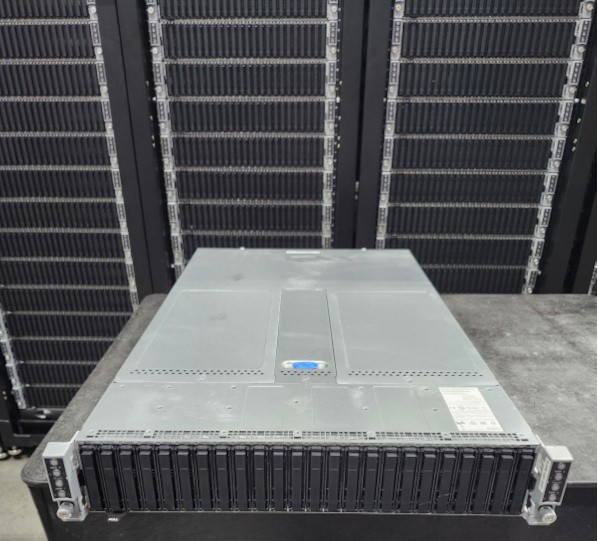 Intel 2U 4-Node 24SFF Cloud/HPC Server 8x Gold 5220R 192-Core 2.2GHz 1TB RAM
