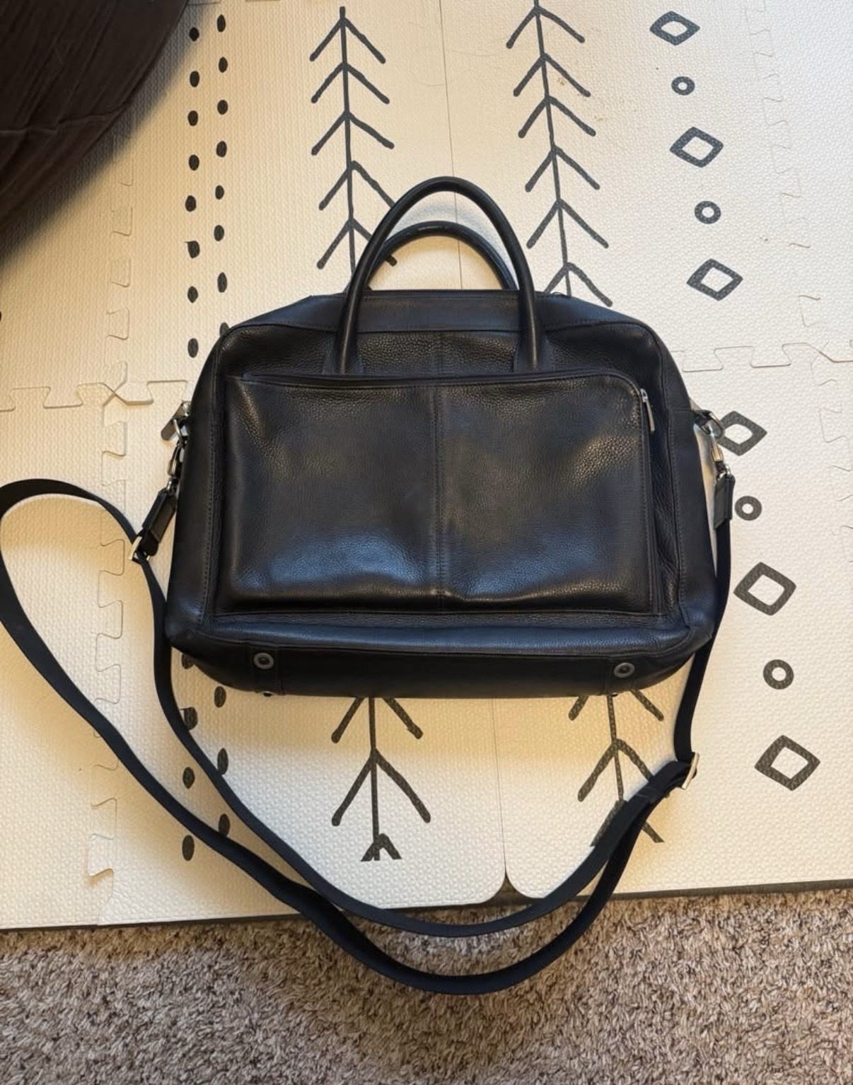 Bosca Italian Leather Pebble Stringer Bag