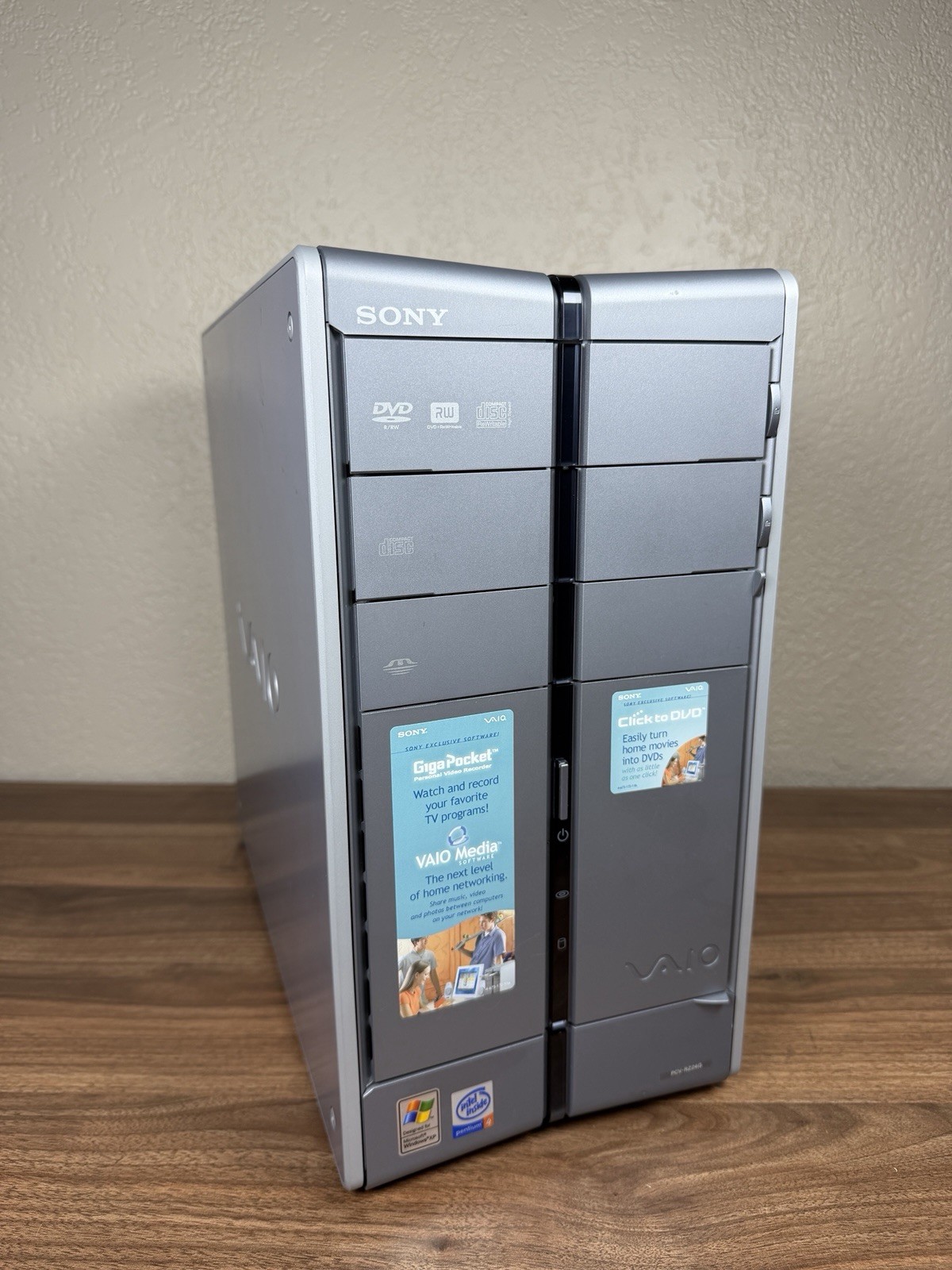 Sony VAIO PCV-RZ24G Desktop Pentium 4 2.66GHz 512MB GeForce4 Windows XP