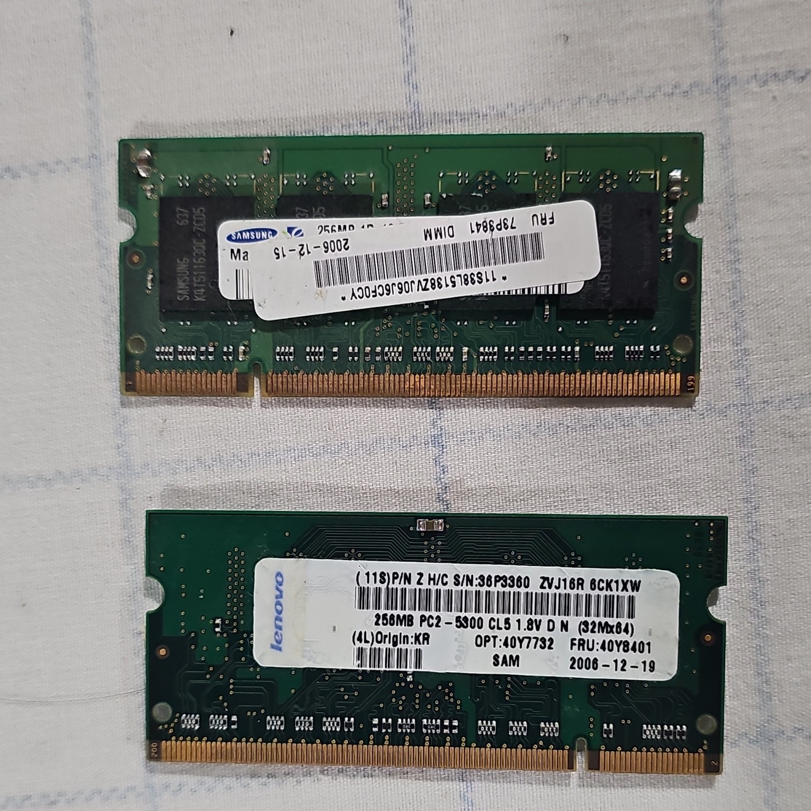 Samsung DDR2 SO-DIMM PC2-5300S 200-Pin Non-ECC RAM 768MB (2 Modules)