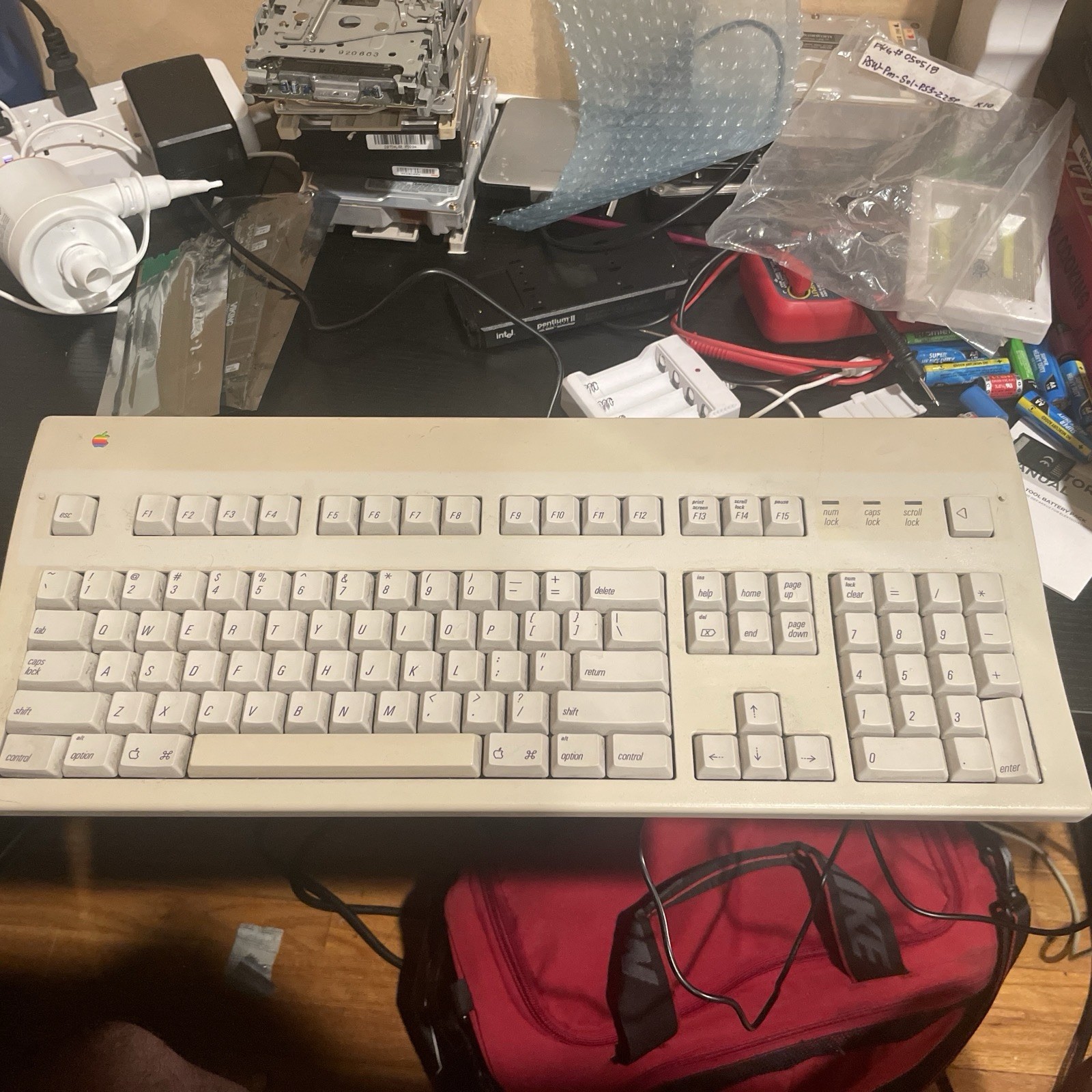 Vintage Apple Extended II M3501 White 105-Key ADB Mechanical QWERTY Keyboard
