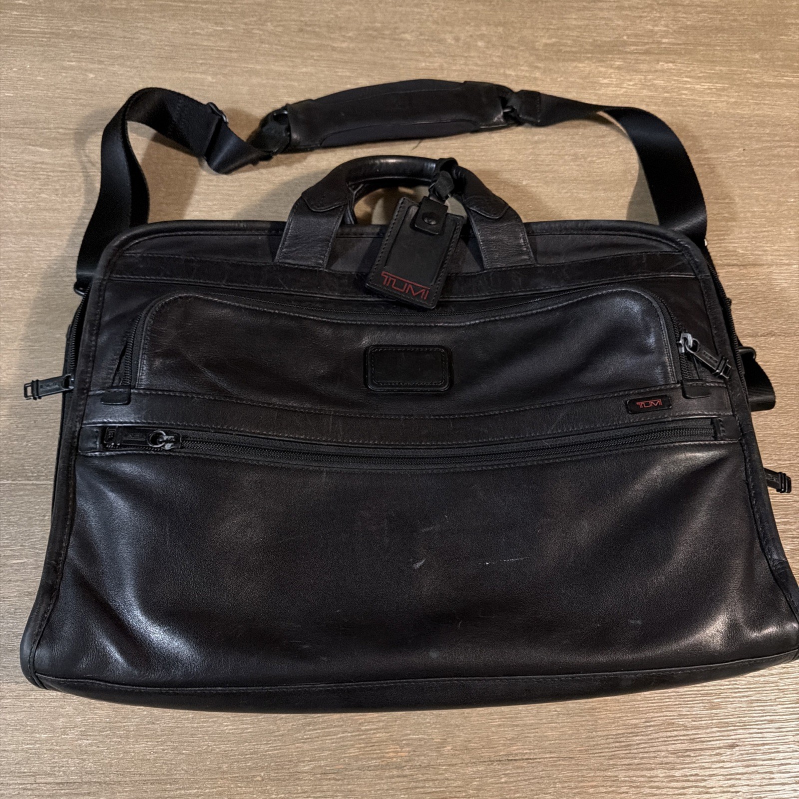 Tumi 96111DH ALPHA Slim Large Screen Portfolio Briefcase Messenger Black Leather