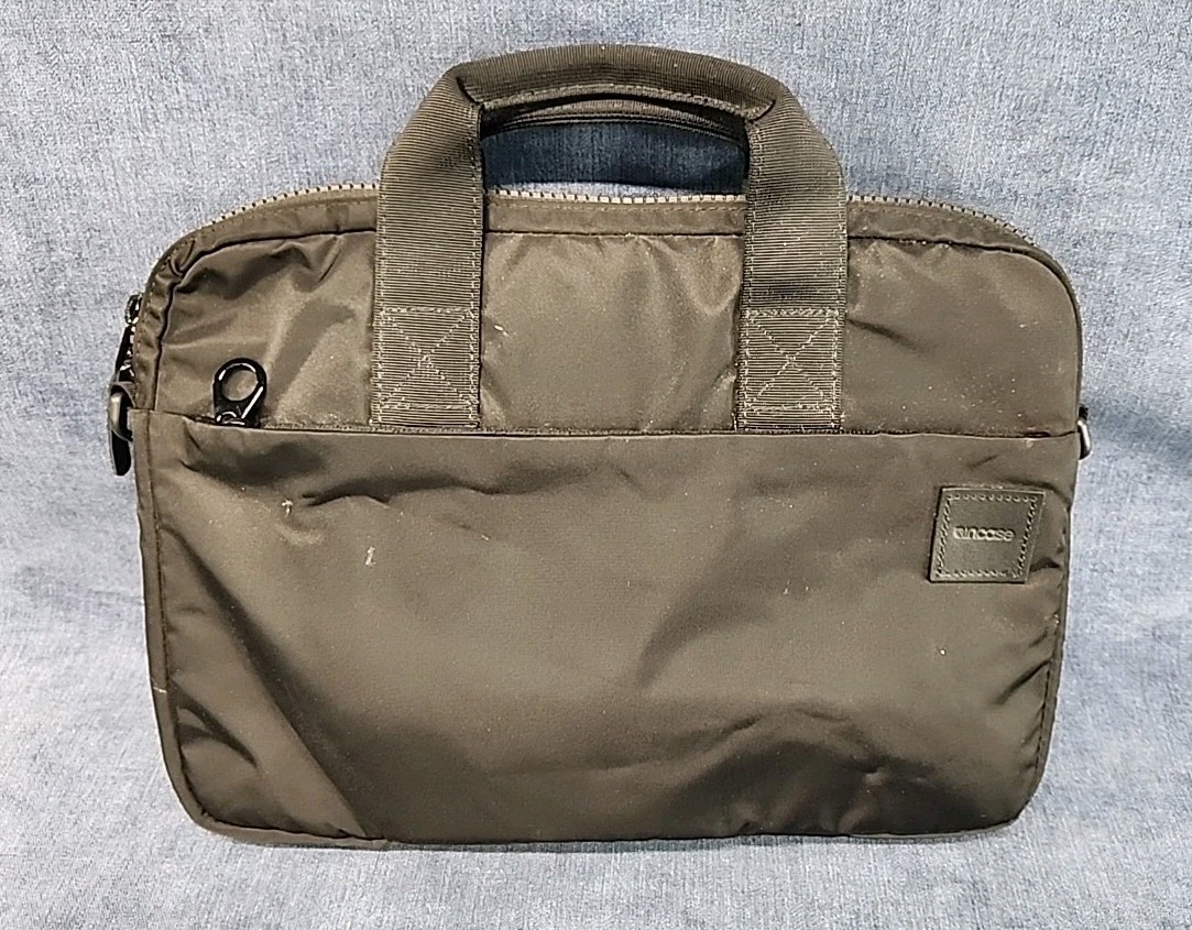Incase Compass Brief 13" Laptop Bag with Flight Nylon Black Shoulder Strap u-11H