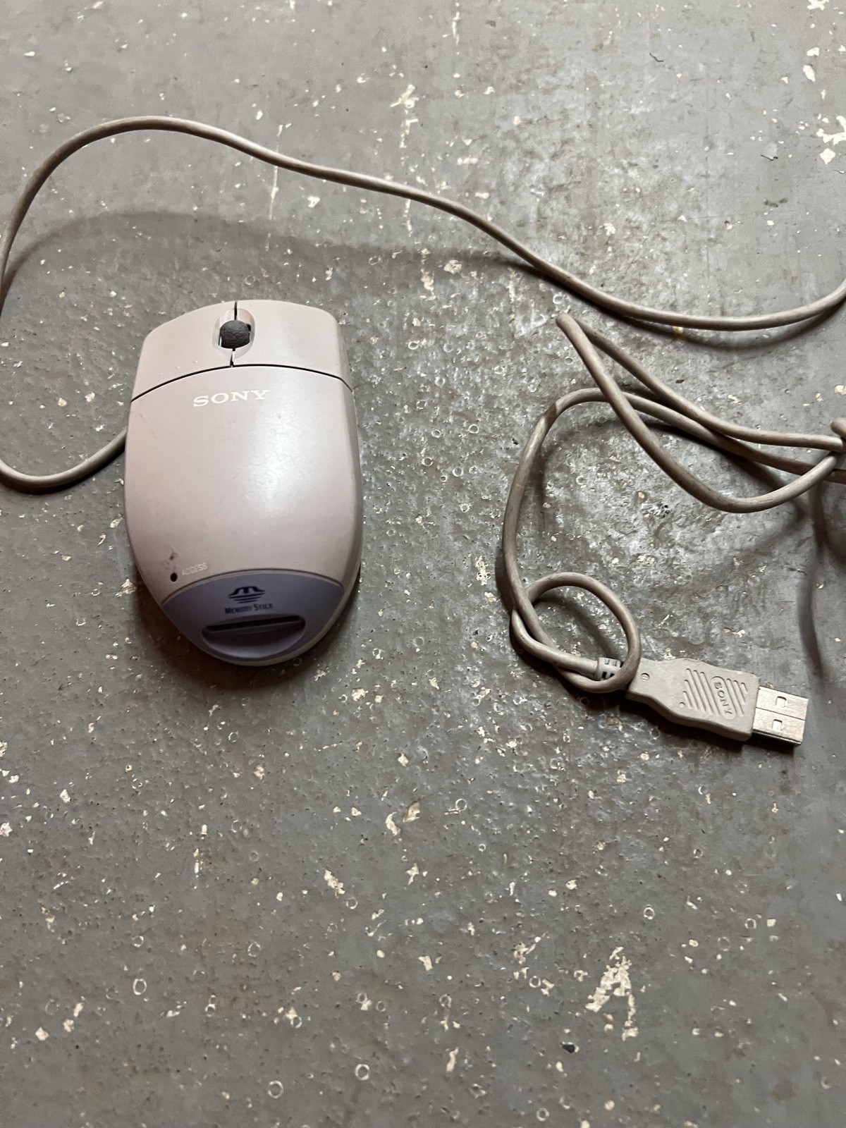 Sony MSAC-US5 Memory Stick Card Reader  Wired USB Optical Mouse