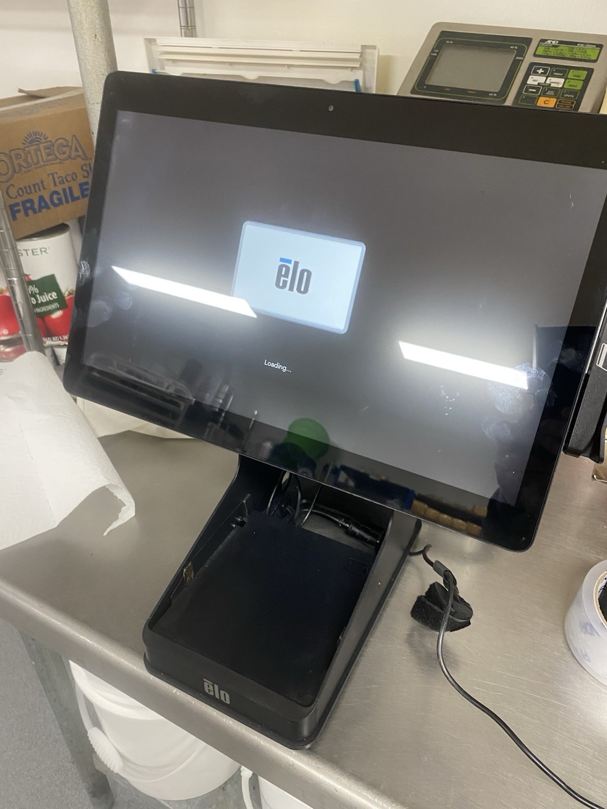 ELO 15.6” ESY15i1D Android All-In-One Touchscreen System w/stand & Power Supply