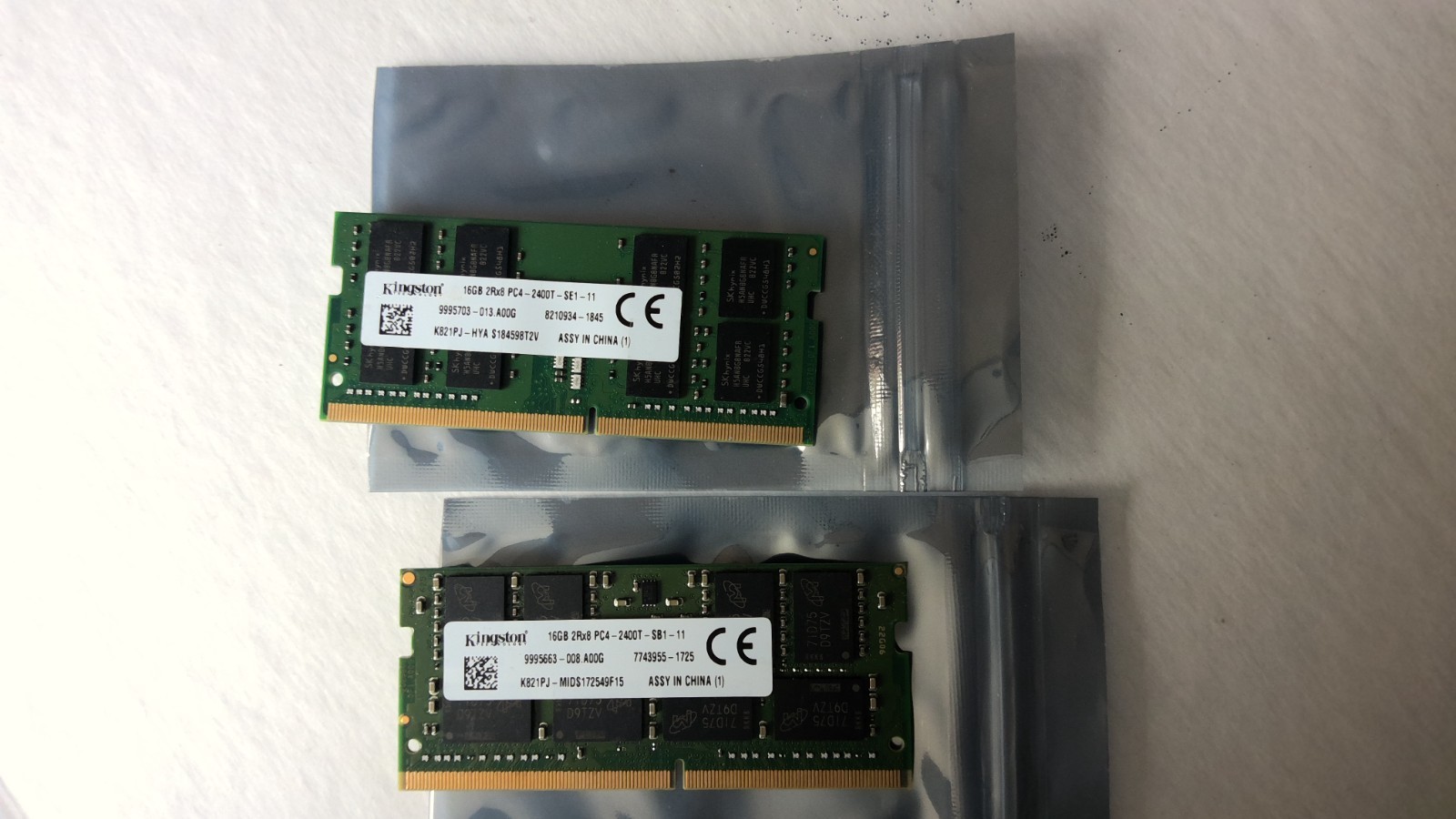 Kingston 32GB Lot of 2 16GB :  2 x 16GB 2Rx8 PC4-2400T SB1-11 sodimm K821PJ-MID