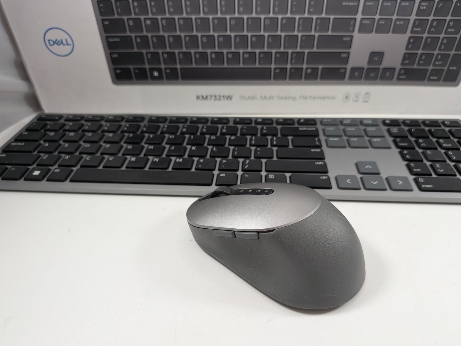 Dell Pro Plus Wireless Keyboard & Mouse KM7321W in Original Box.