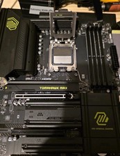 MSI Tomahawk Max ATX Intel Socket LGA 1700 DDR5 4-DIMM HDMI M.2 PCIe picture