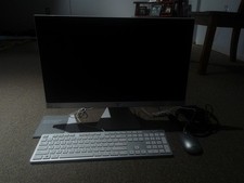 Asus Vivo AIO V241EA_V241EA- Excellent Condition (White) picture
