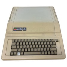 Vintage Apple IIe Computer A2S2064 (powers on) picture