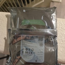 NEW Sealed Seagate BarraCuda 2TB ST2000DM006 3.5
