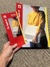 Vintage 1984 Introducing the Apple IIc Computer Brochure, VGC,  P/N A2F4001 RARE picture
