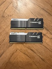 G. SKILL Trident Z RGB 16GB DDR4 3200 MHz PC4-17000 (F4-3200C16D-16GTZR) picture