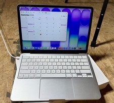 Apple MacBook Neo 13