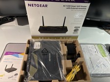 Netgear R6220-200NAS AC1200 (802.11ac) Dual Band Gigabit Smart WiFi Router Black picture