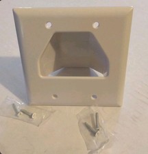 2 GANG RECESSED LOW VOLTAGE CABLE WALL PLATE - WHITE DATACOMM-45-0002 picture