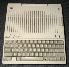 APPLE IIC A2S4000 VINTAGE PERSONAL COMPUTER UNTESTED AS-IS, NO POWER CABLE picture