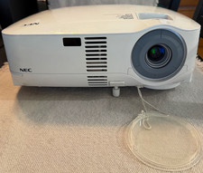 NEC VT490 LCD Projector 2000 ANSI 800x600 4:3 w/ Carry Bag & Cables White picture