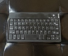 Onn Universal Compatible PC Tablet Bluetooth 3.0 Wireless Quiet Keyboard Unteste picture