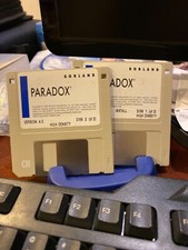 Opened Borland Paradox 4.0 Software. 2 Disks With Serial Number picture