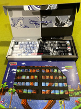 Higround x Sonic the Hedgehog Mechanical Wired Keyboard with Green Hill Caps picture