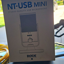 Rode NT-USB Mini USB Condenser Microphone White Headphone Jack Stand/Mount picture