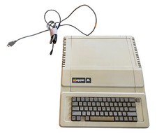 Apple IIe A2S2064 Vintage Personal Computer Apple 2e Powers Up picture