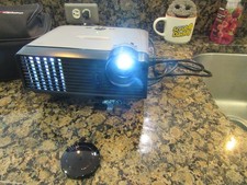Working Optoma EP 719 DLP Projector With Case and Remote picture