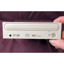 Samsung SW-232 Internal IDE CD-RW Drive 32x10x40 picture