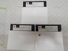 Vintage Apple II SYSTEM DISK FOR APPLE IIc AND APPLE IIe & 2 APPLE PRESENTS 5.25 picture
