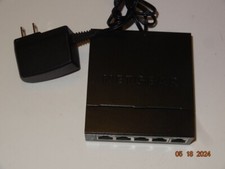 NETGEAR  GS305v3 — 5 Port Gigabit Ethernet Unmanaged Switch  v3 picture