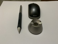 Wacom ZP-501E Intuos3 Grip Pen with Mouse and Base Stand picture