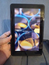 Amazon kindle and case bundle tested works  won't update powers on no cord picture