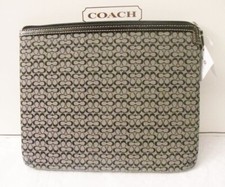 NWT Coach 61992E Mini Signature Ipad Tablet Sleeve Model picture