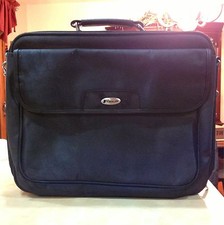 Targus Laptop Computer Carrying Case Handbag Shoulder Strap Preowned Travel Bag picture