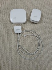 Eero B010001 2nd Gen Tri-Band Mesh Router. 3 Total Pieces. Excellent Condition. picture