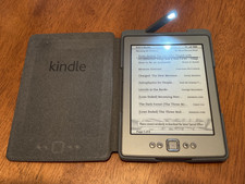 Amazon Kindle 4th Gen. 2GB eBook Reader - bundle with Lighted Cover picture