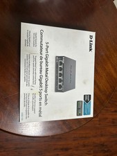 D-Link DGS-105 5-Port Gigabit Ethernet Desktop Switch Metal AS-IS picture