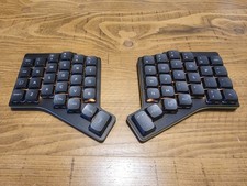 Tomahawk56 Wireless Split Keyboard (Lily58 & ZSA Voyager Hybrid) picture