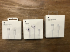 NIB Genuine Apple 2x USB-C to Lightning 1m/3ft Charging Cable - 1x EarPods picture