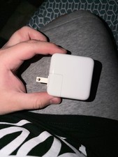 Apple MY1W2AMA 30W Power Adapter picture